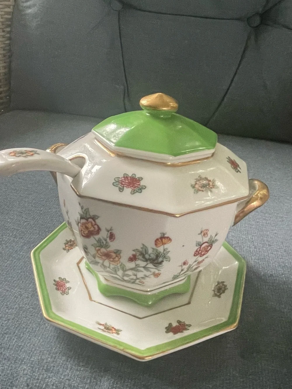 Orientale vegetable tureen